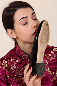 Cosplay girl free footfetish picture - CosplayFeet.com - cosplayfeet-petra-geisha-09